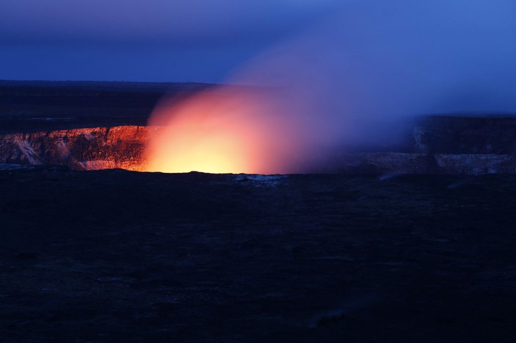 hawaii-142138　ハワイ 火山 ホット 火 泊 夜 炎 溶岩 現象 光