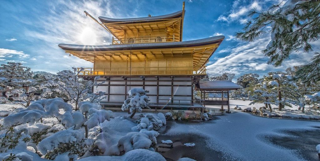 kinkaku-ji-2328557　金閣寺 雪 逆光 世界文化遺産 京都 日本