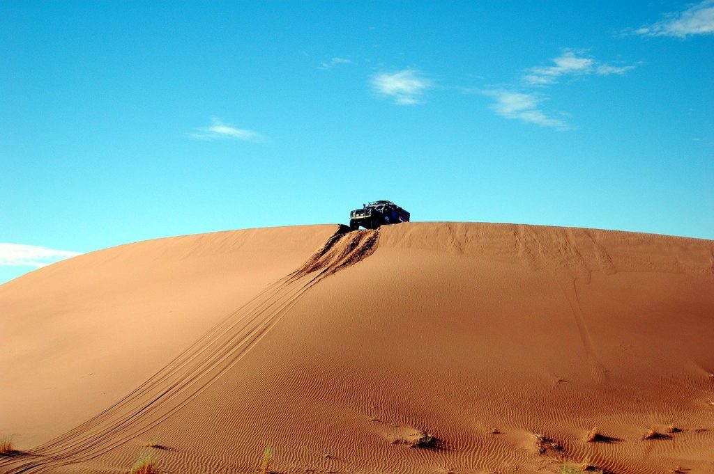 morocco-123978　モロッコ アフリカ 砂漠 Marroc 砂 平和 風景 自然 砂丘 車 ラリー スポーツ