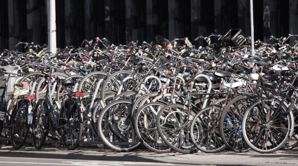 bicycle-20608　自転車 バイク マウンテンバイク 市 混雑 サイクル オランダ 多く 駐車場 サドル