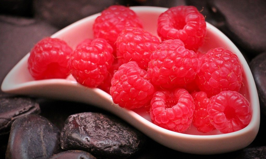 raspberries-1426859　ラズベリー 果物 フルーツ 赤 甘い ベリー おいしい 健康 ビタミン ベリー赤 食品