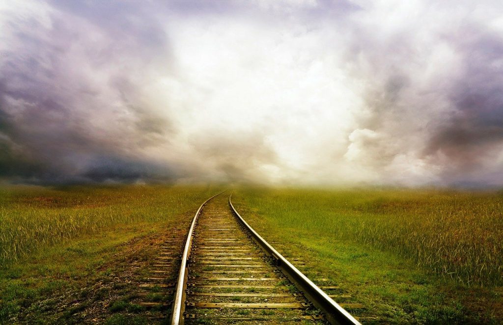 railroad-tracks-163518　鉄道線路 トラック 鉄道 風景 嵐 雲 ファンタジー 自然 空 運命 宛先 冷壁紙