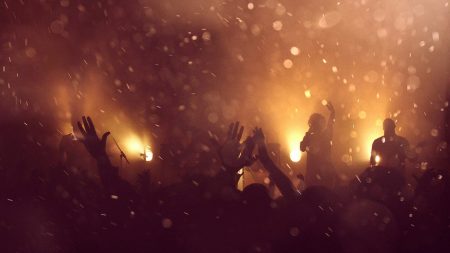 action-3195378　アクション コンサート 音楽 バンド ファン 文化 煙 ブラック 黄色 ライト グループ