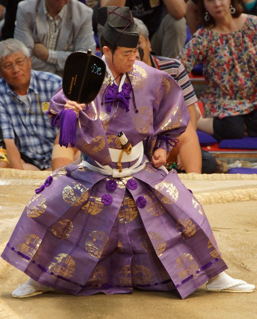 japan-77981　日本 式 儀式用の衣装 見物人 ファン 相撲 レスリング スポーツ