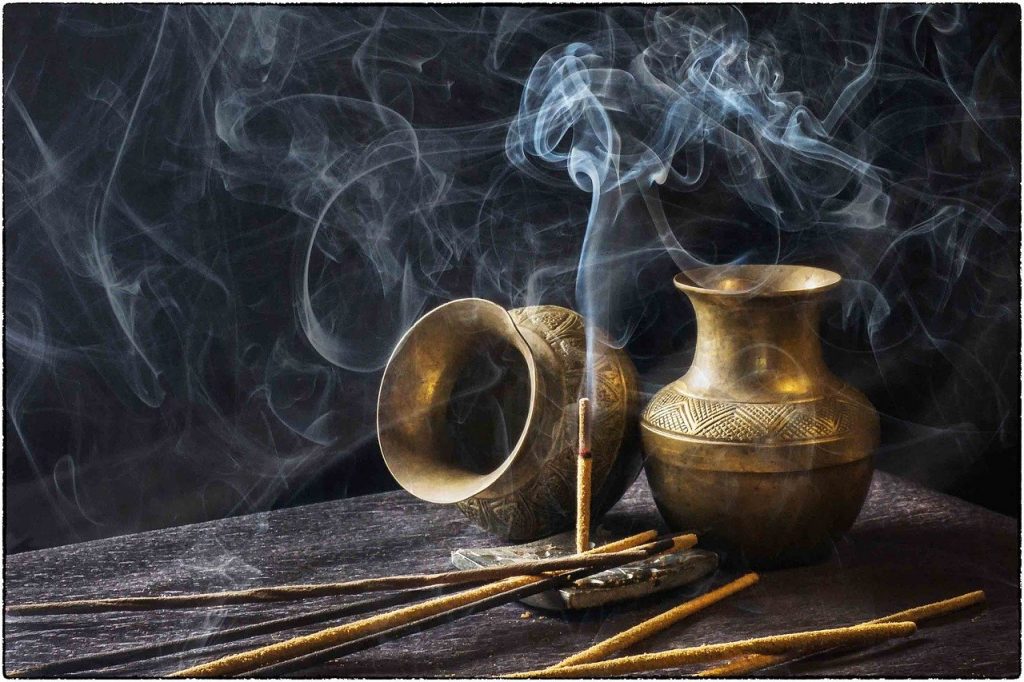 incense-1961430　香 インド 芳香族 スティック 煙 香り 宗教 ヒンドゥー教 文化